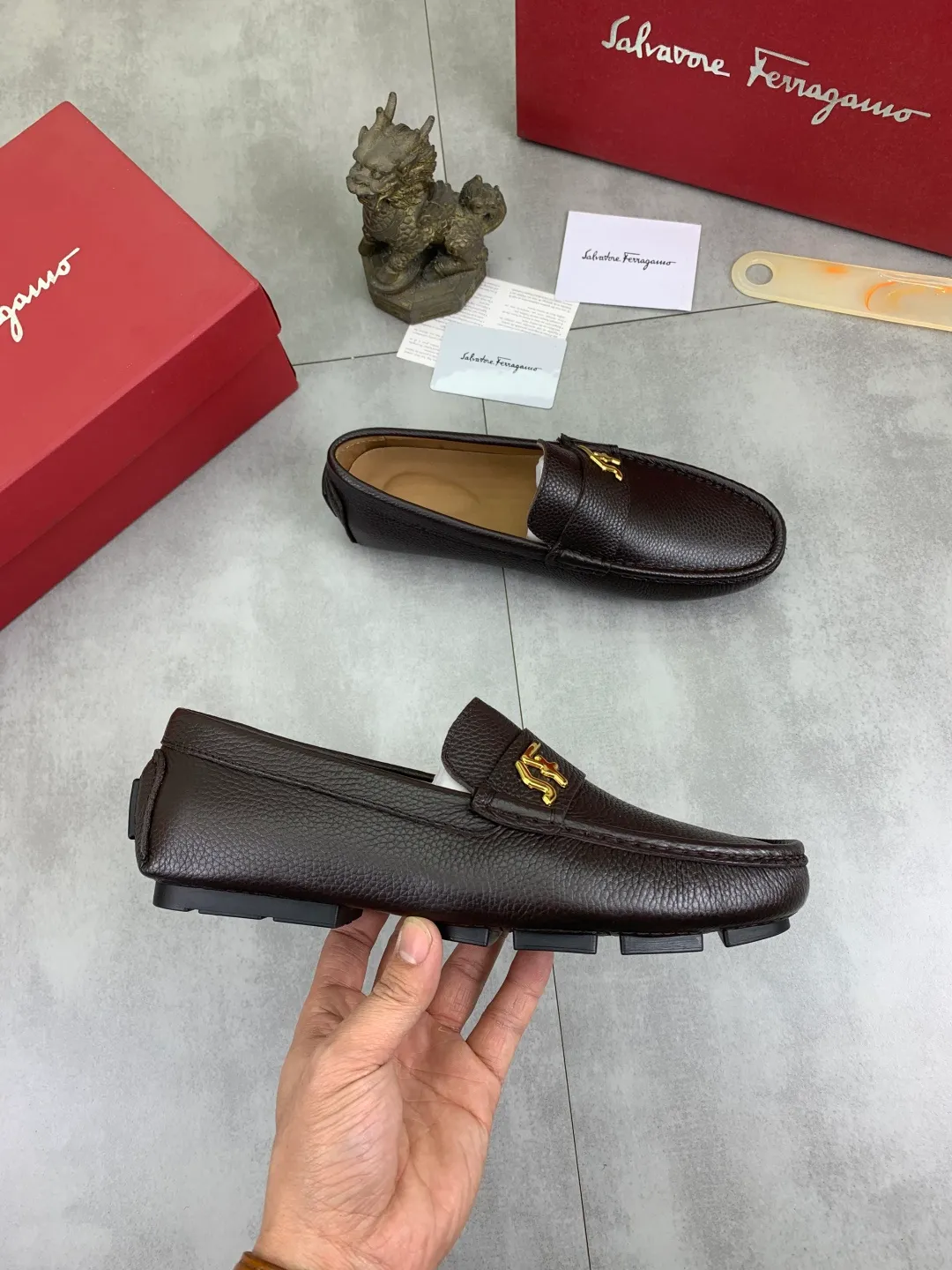 Men's Men's Shoes 💰P380💰【New Style】Water-dyed Pigli 🆘【Salvatore Ferragamo】Men's latest casual beanie shoes! Available at counters simultaneously! The fabric is made of specially imported original calfskin, and the interior is made of imported water-dyed pigskin. It is absolutely luxurious and leads the fashion trend. Matching code: 38-45 3️⃣colors available